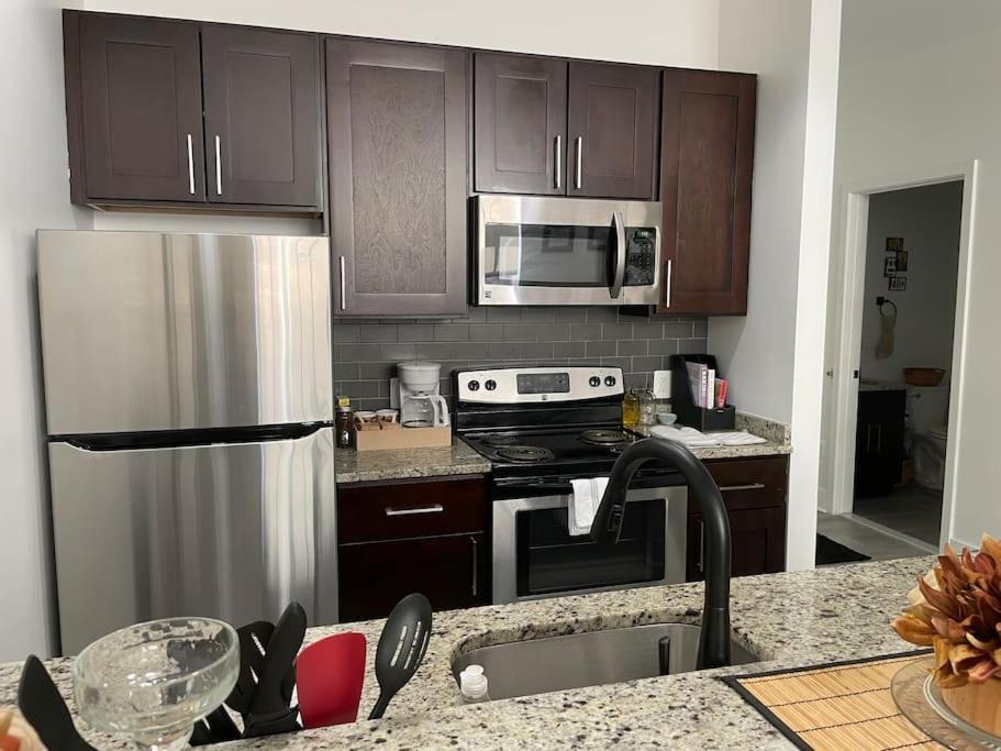 Cozy, High Rise, Large Studio Facing Downtown . Apartment Baltimore Exterior photo